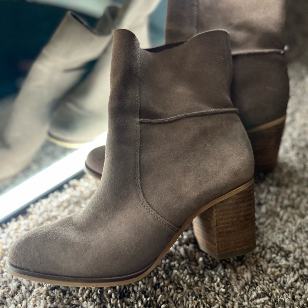 Frye and Co Brown Suede Ankle Boots